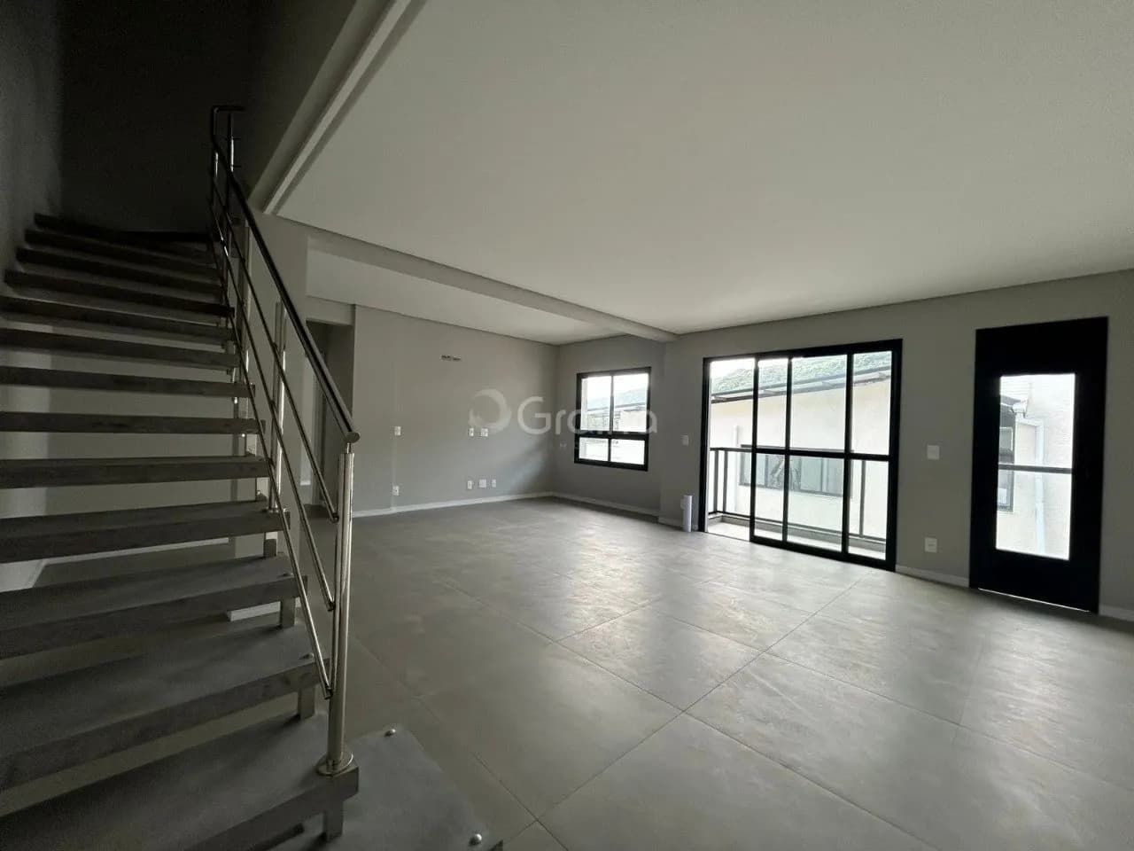 Apartamento duplex para venda com 4 dormitórios em Cachoeira Do Bom Jesus com 133 m² — foto principal