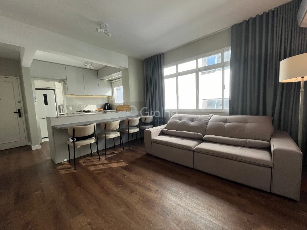 Apartamento para venda com 2 dormitórios em Centro com 64 m² — foto principal