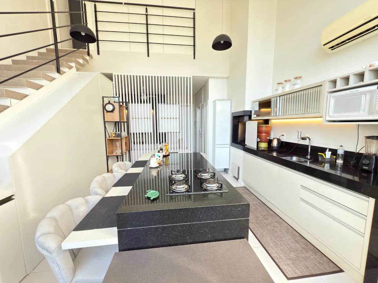 Apartamento para venda com 1 dormitório, em Açores com 55 m² — foto 2