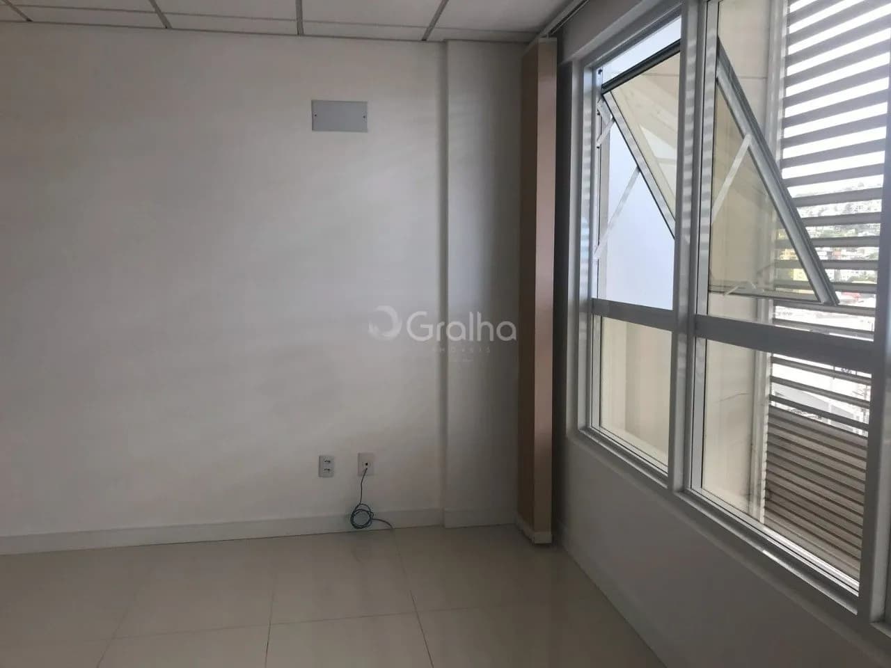Sala comercial para venda em Barreiros com 28 m² — foto 3
