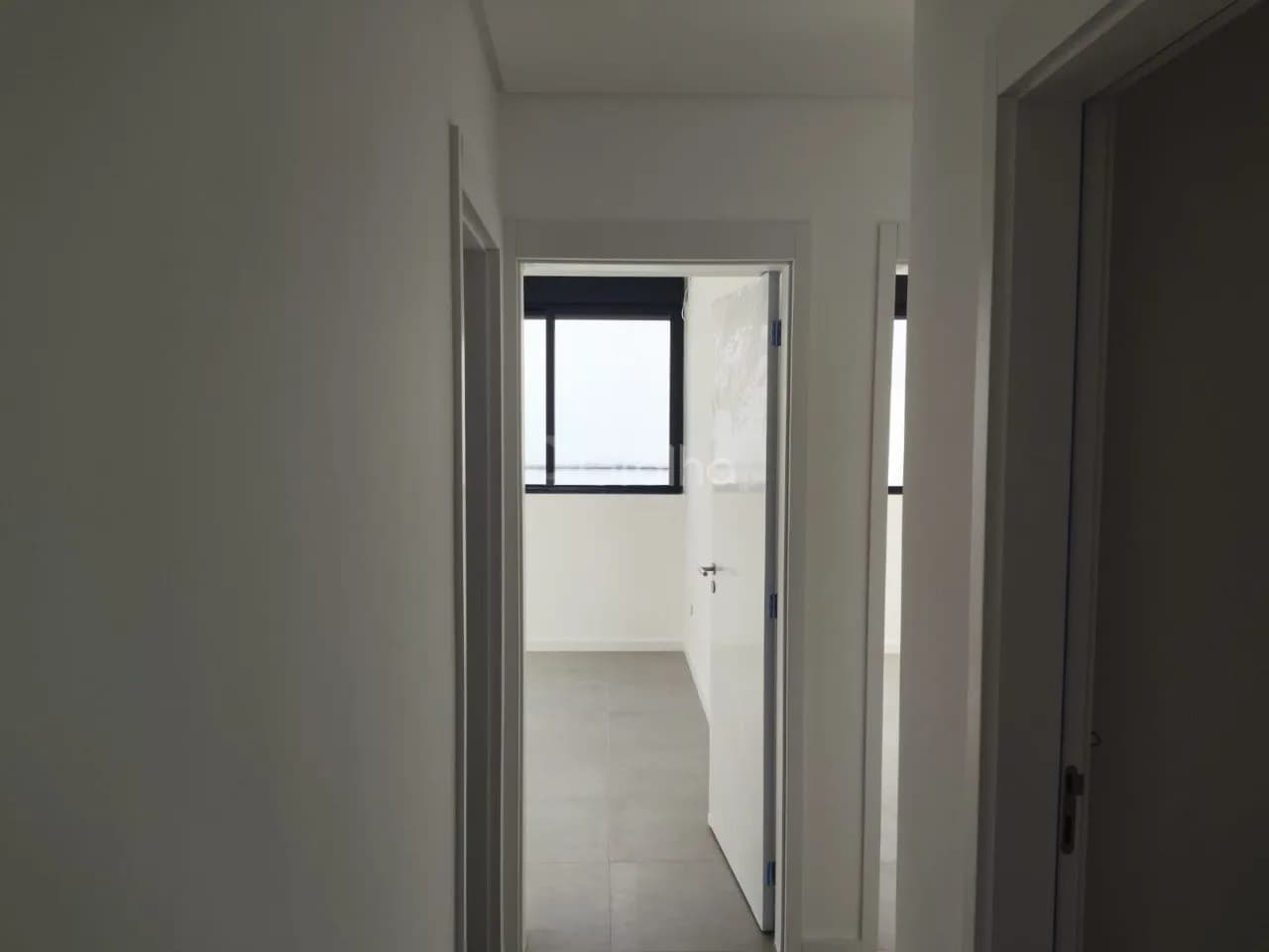 Apartamento para venda com 3 dormitórios em Coqueiros com 101 m² — foto 3