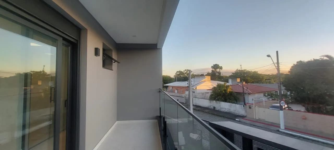 Casa para venda com 3 dormitórios em Carianos com 195 m² — foto 2