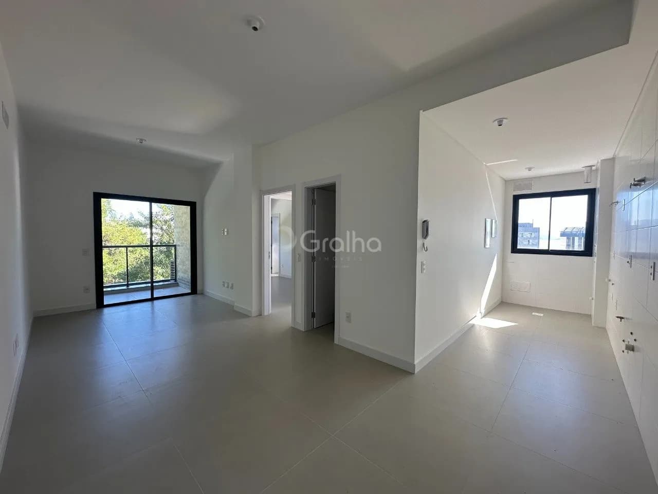 Apartamento para venda com 2 dormitórios em Agronômica com 70 m² — foto principal