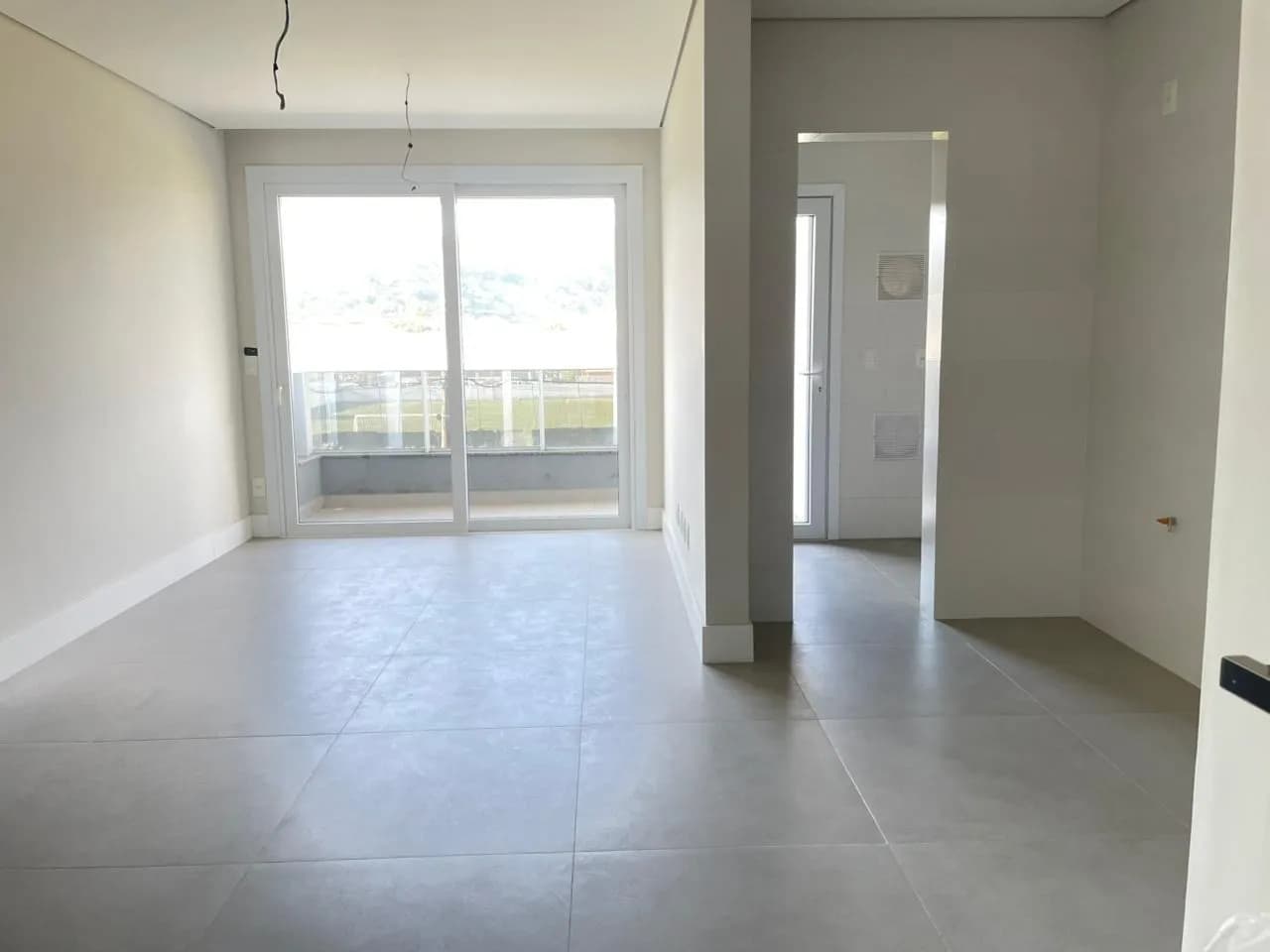 Apartamento para venda com 2 dormitórios em Campeche com 77 m² — foto 2