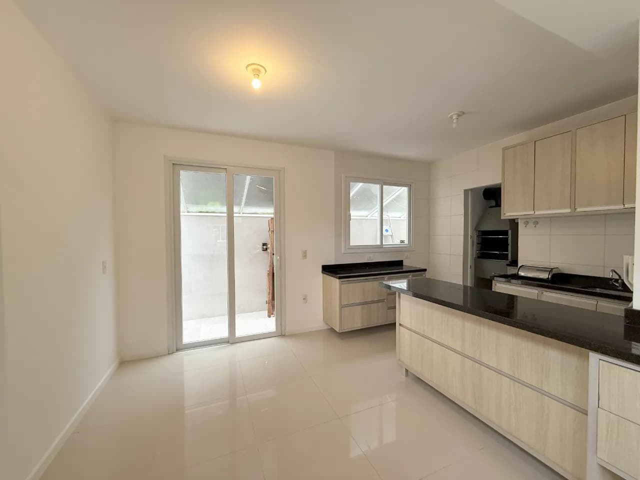 Casa para venda com 3 dormitórios em Campeche com 161 m² — foto 4