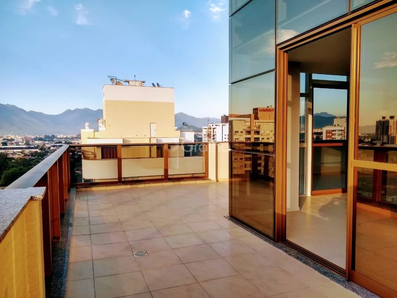 Sala comercial para venda em Passa Vinte com 183 m²