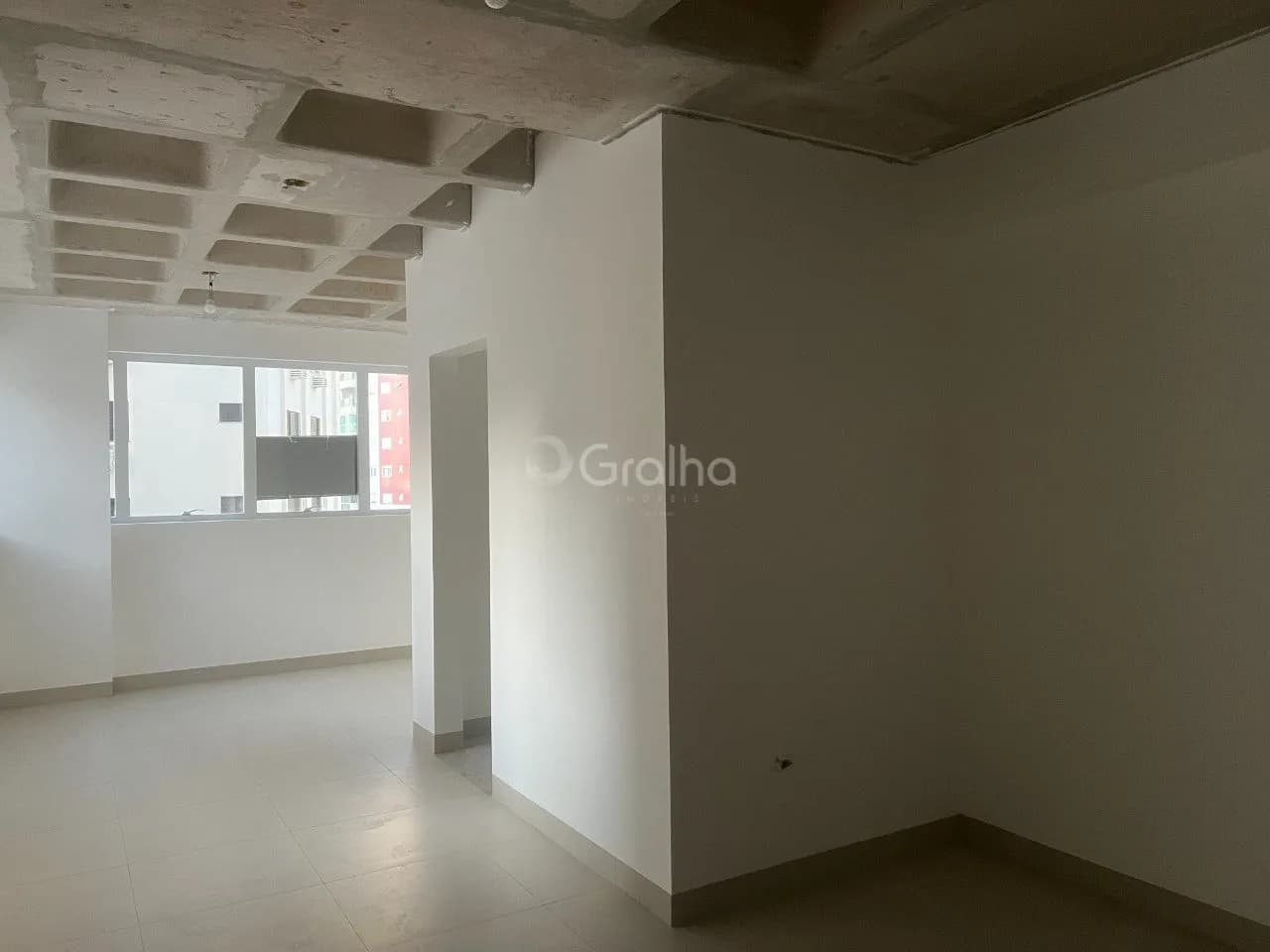 Sala comercial para venda em Centro com 33 m² — foto 2