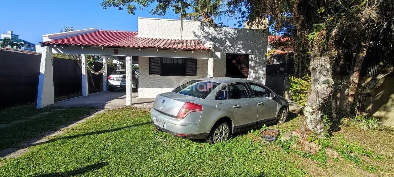 Casa para venda com 3 dormitórios em Canasvieiras com 88 m² — foto principal