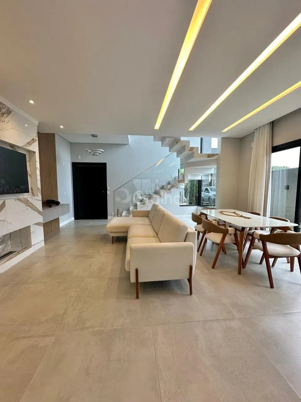 Casa para venda com 3 dormitórios em Ingleses Do Rio Vermelho com 202 m² — foto principal