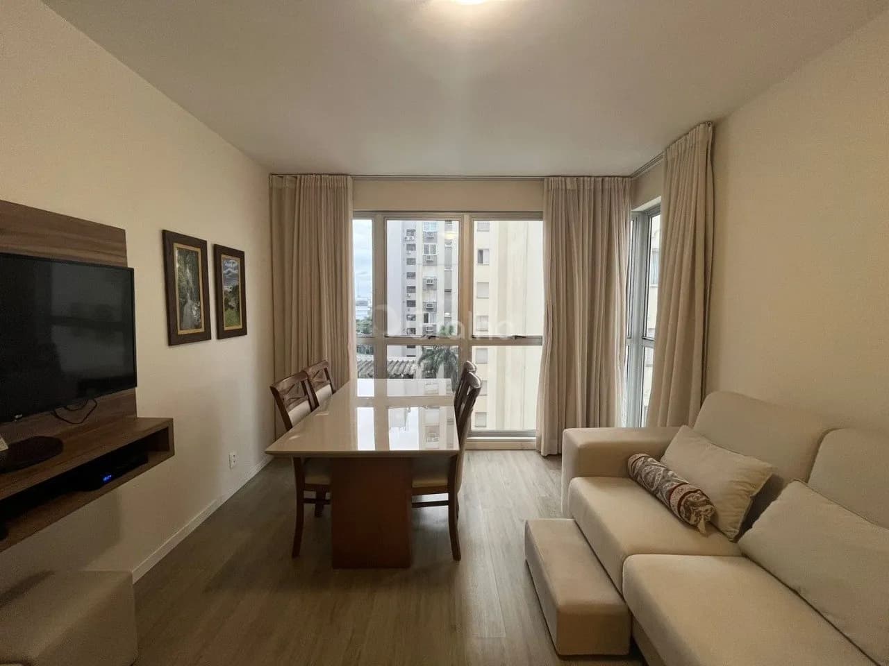 Apartamento para venda com 2 dormitórios em Centro com 77 m² — foto principal