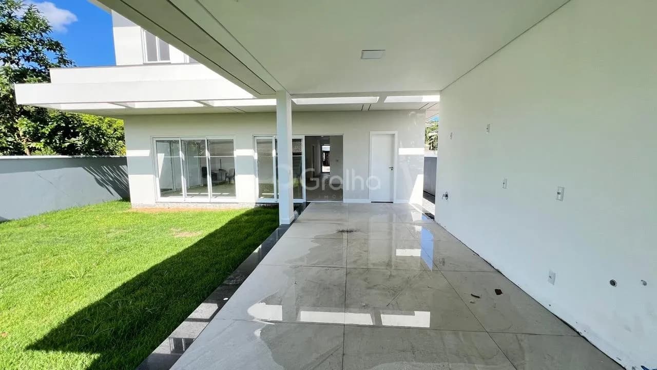 Casa para venda com 4 dormitórios em Vargem Pequena com 280 m²