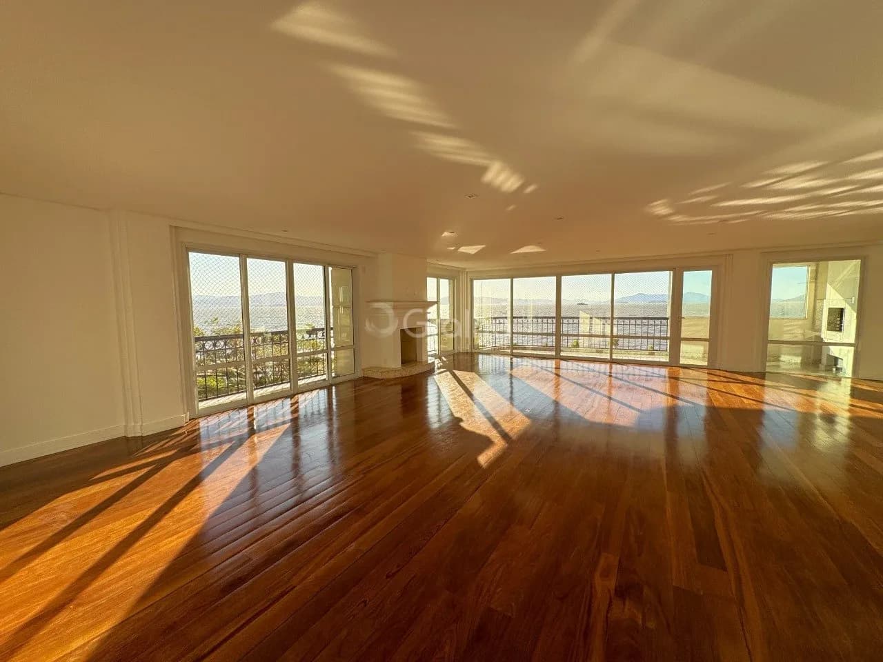 Apartamento para venda com 4 dormitórios em Agronômica com 316 m²