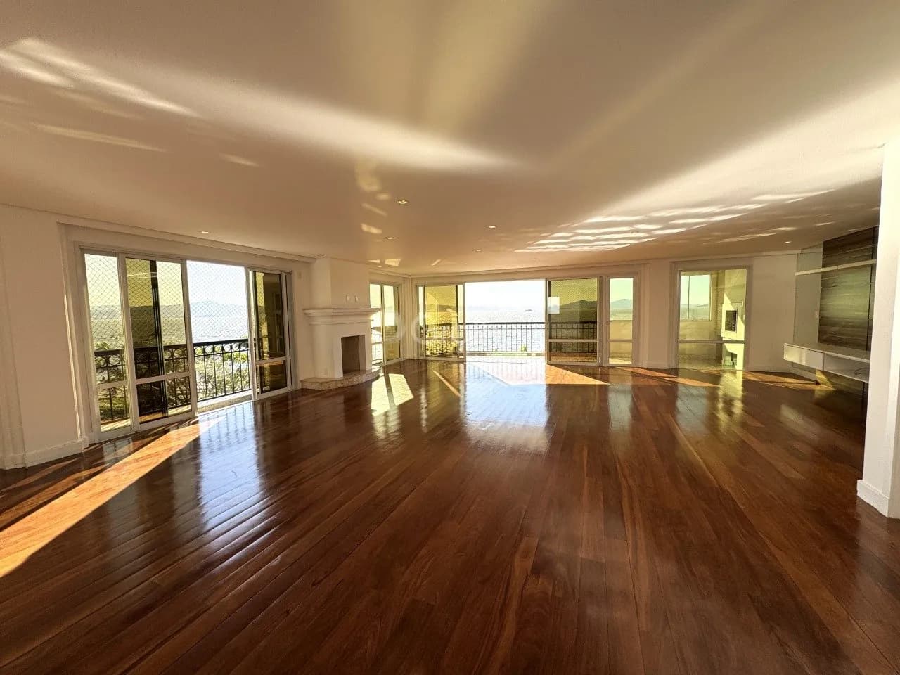 Apartamento para venda com 4 dormitórios em Agronômica com 316 m² — foto 4