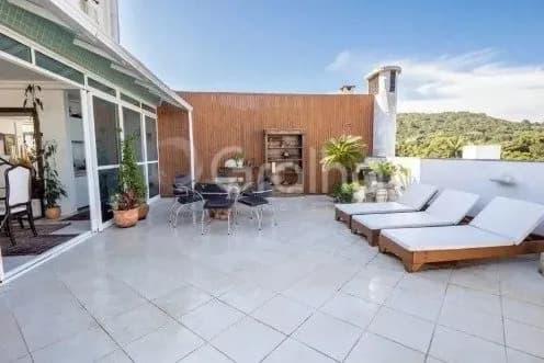 Cobertura para venda com 3 dormitórios em Jurerê Internacional com 159 m² — foto principal