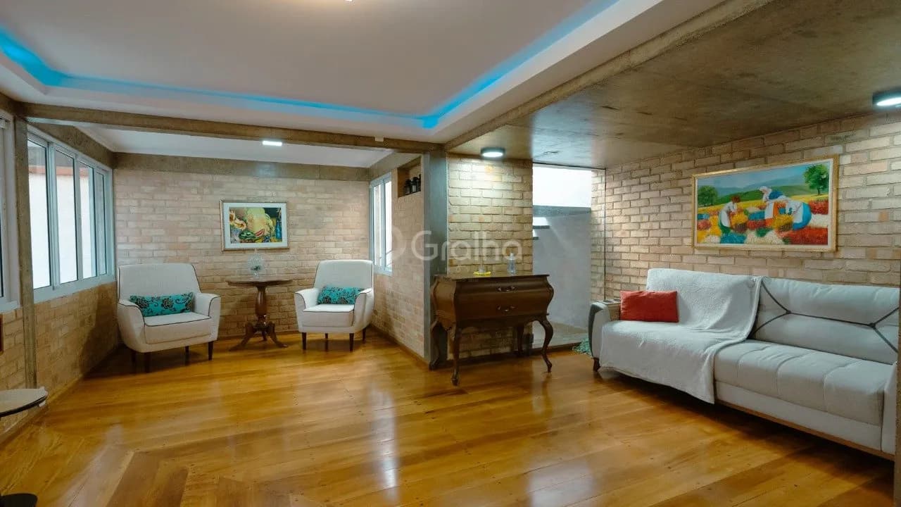 Casa para venda com 4 dormitórios em Agronômica com 221 m² — foto principal