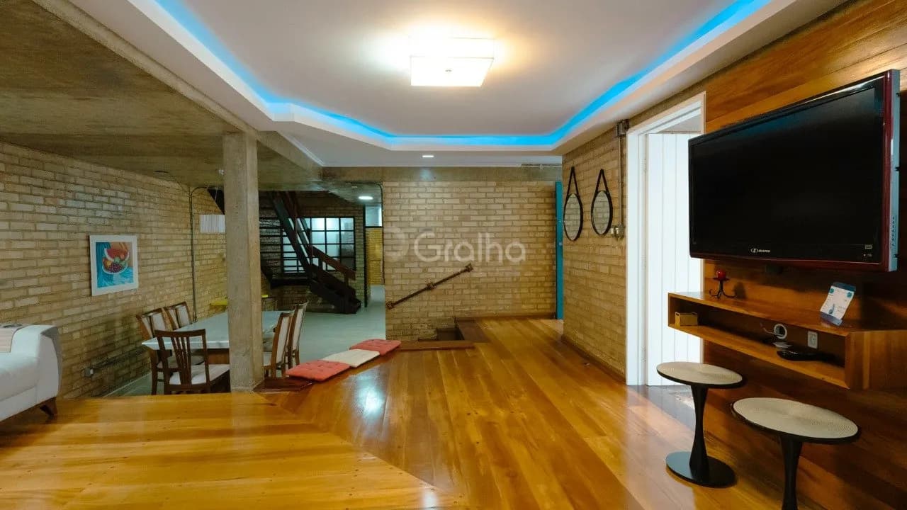Casa para venda com 4 dormitórios em Agronômica com 221 m² — foto 2