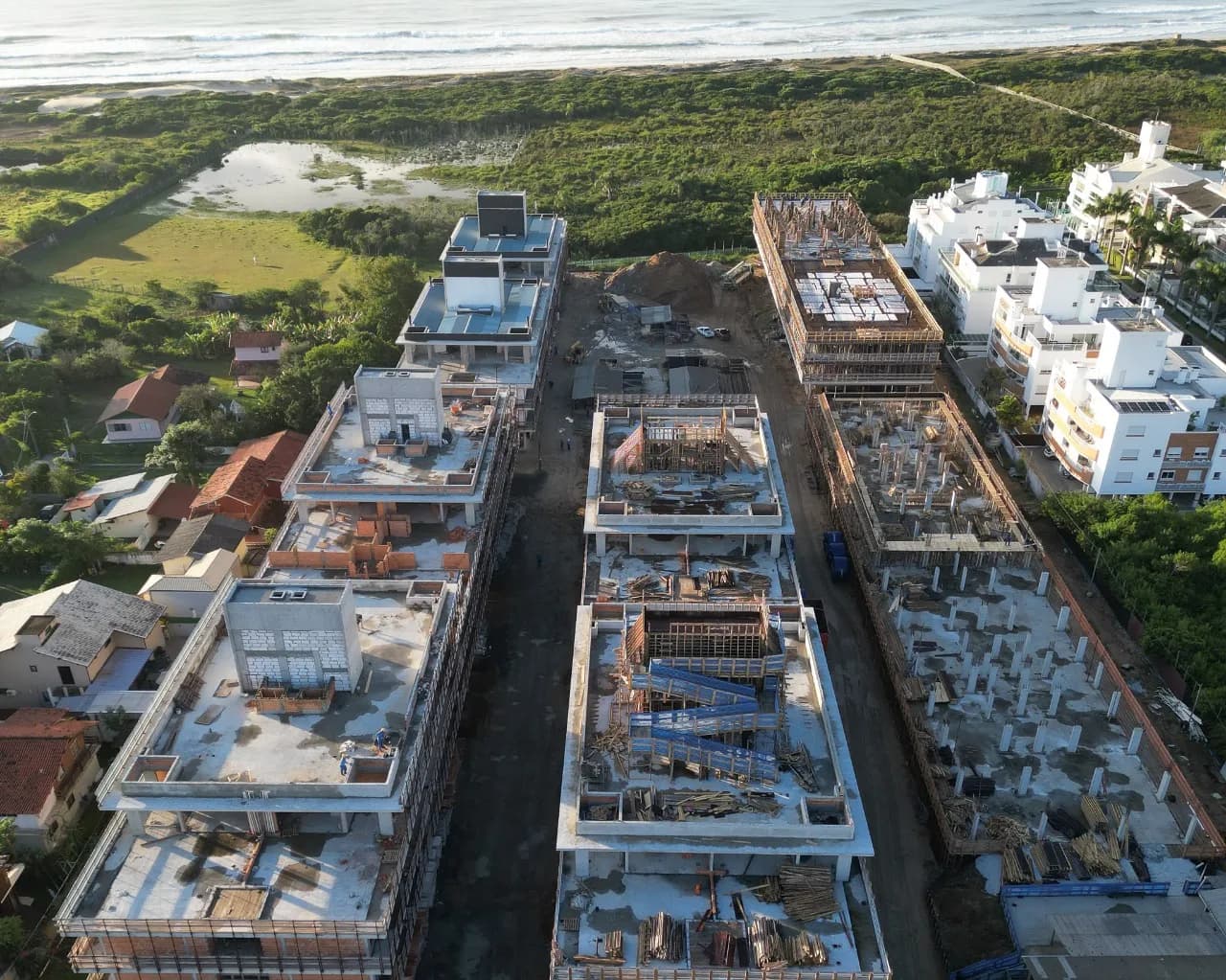 Cobertura para venda com 3 dormitórios em Campeche com 186 m² — foto 2