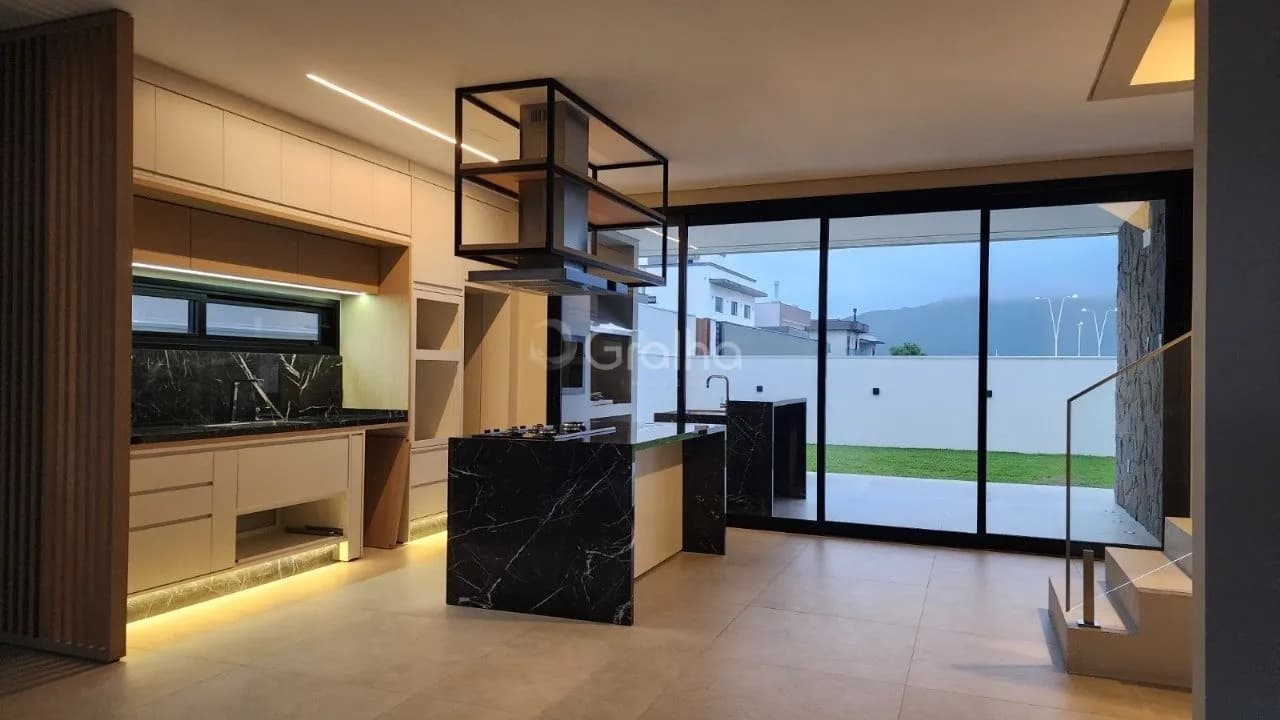 Casa para venda com 4 dormitórios em São João do Rio Vermelho com 261 m² — foto 2