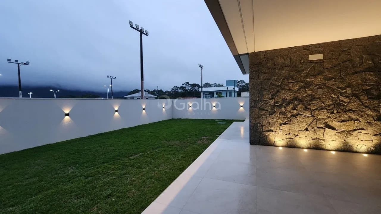 Casa para venda com 4 dormitórios em São João do Rio Vermelho com 261 m² — foto 3
