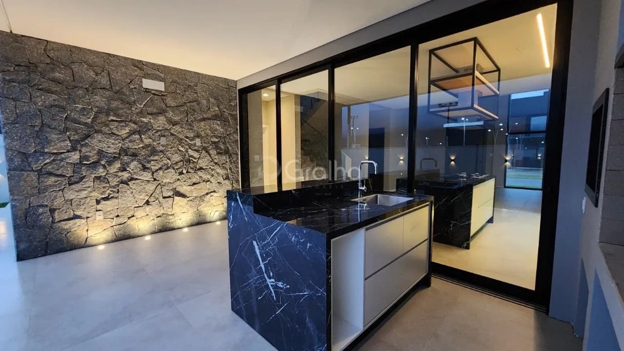 Casa para venda com 4 dormitórios em São João do Rio Vermelho com 261 m² — foto 4