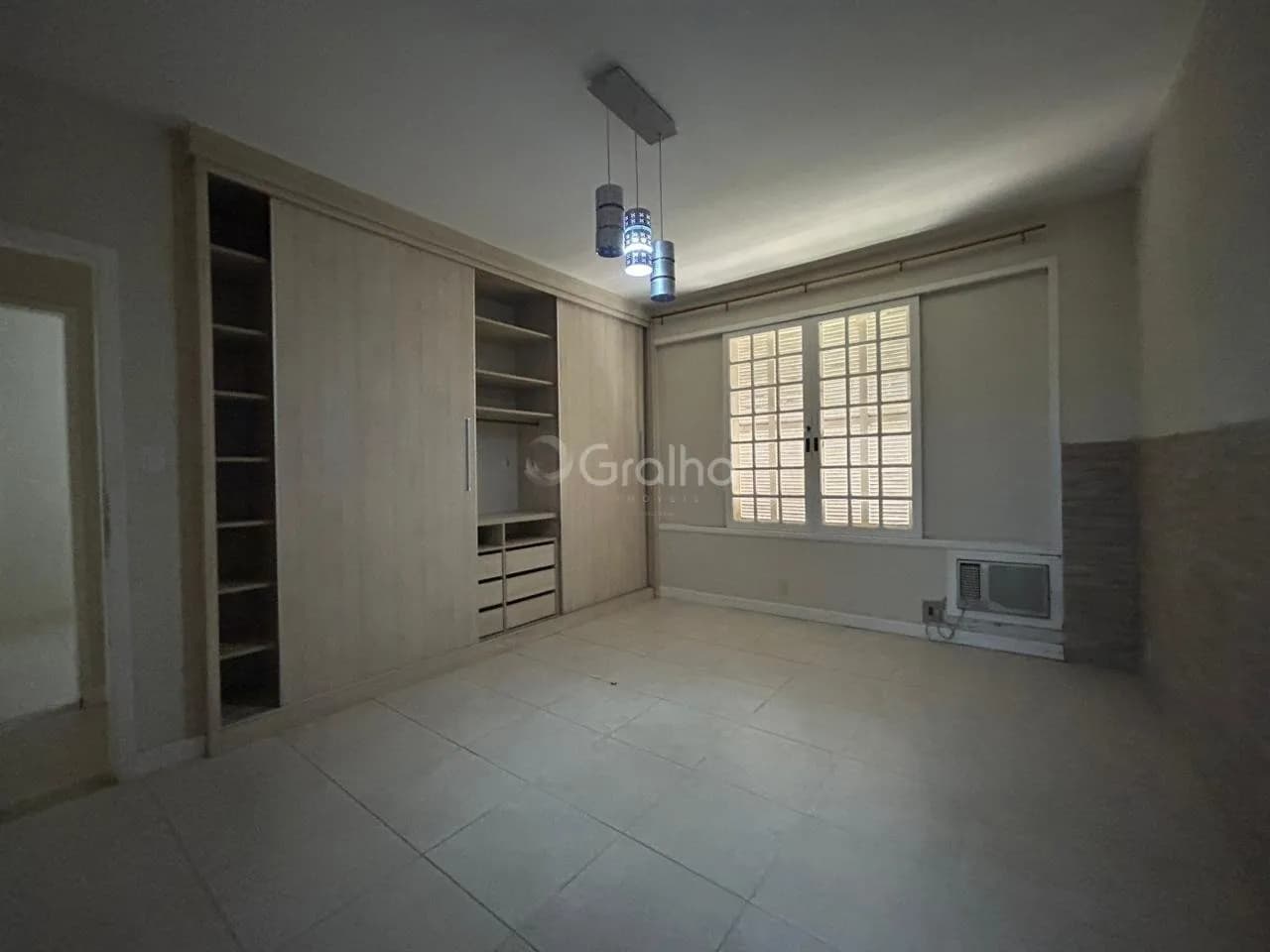 Casa para venda com 6 dormitórios em Pantanal com 482 m² — foto 3