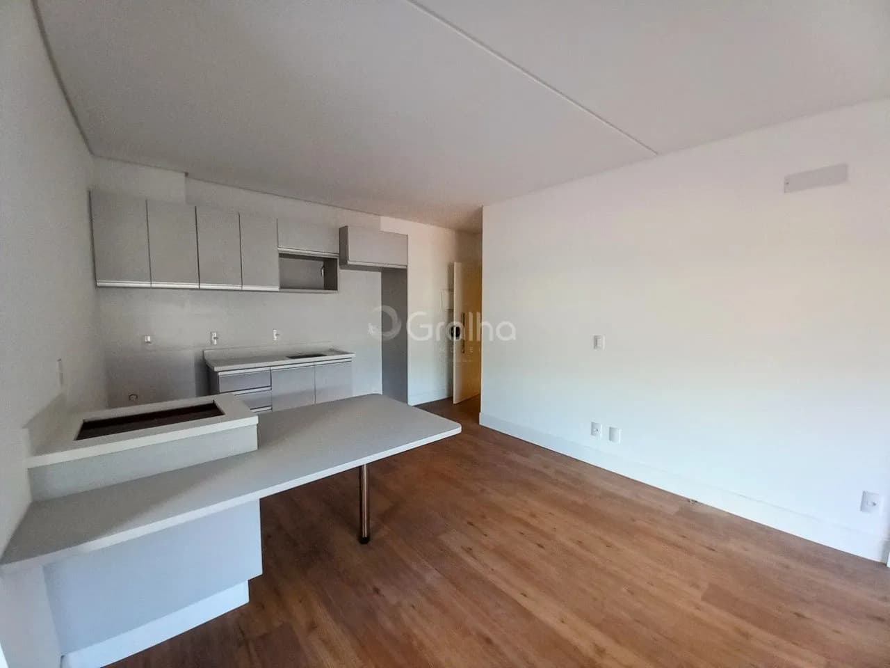 Apartamento para venda com 1 dormitório, em Saco Grande com 50 m² — foto 2
