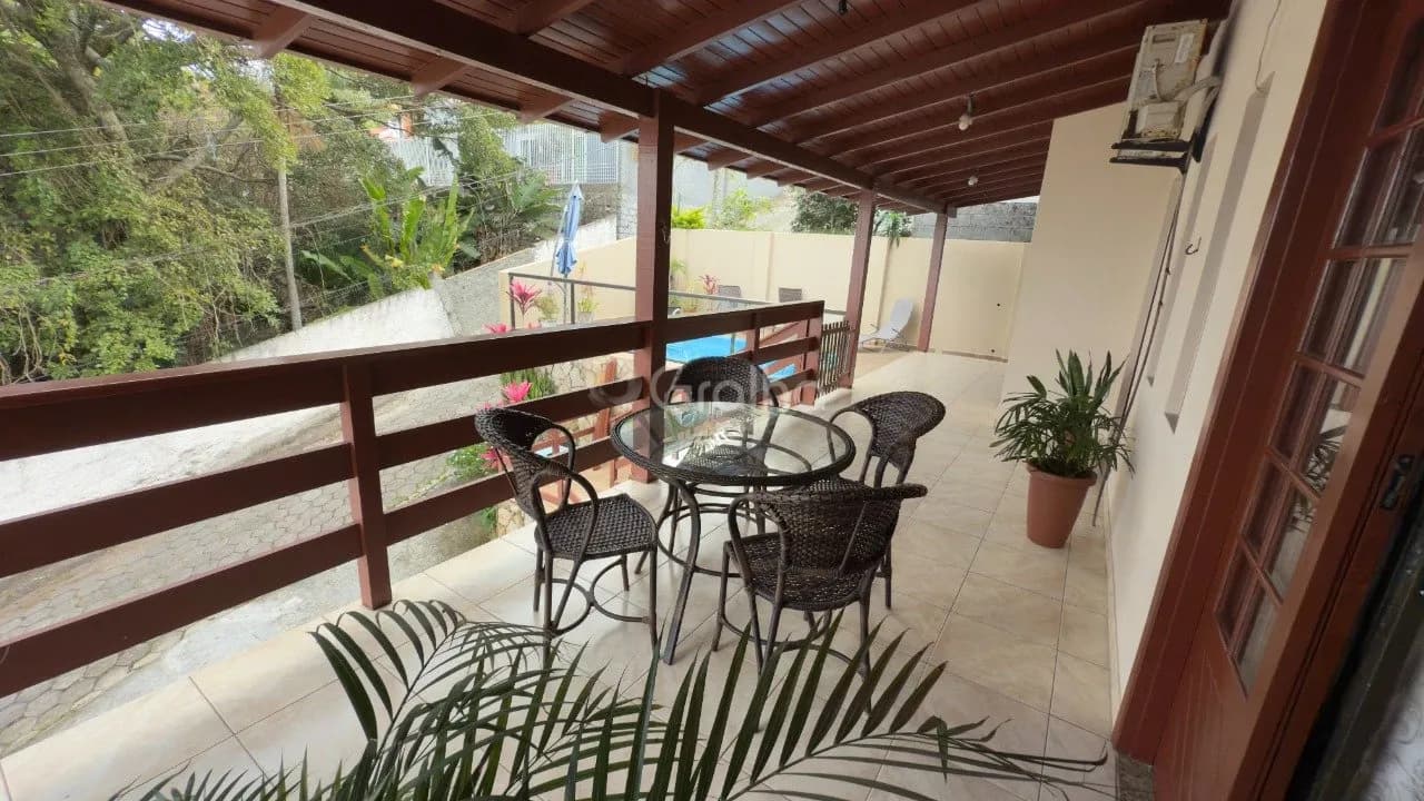 Casa para venda com 3 dormitórios em Centro com 350 m² — foto 2