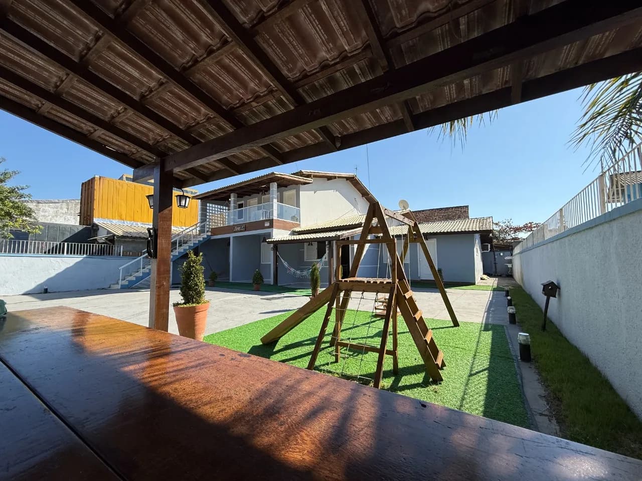 Hotel/pousada para venda em Rio Vermelho com 380 m² — foto principal