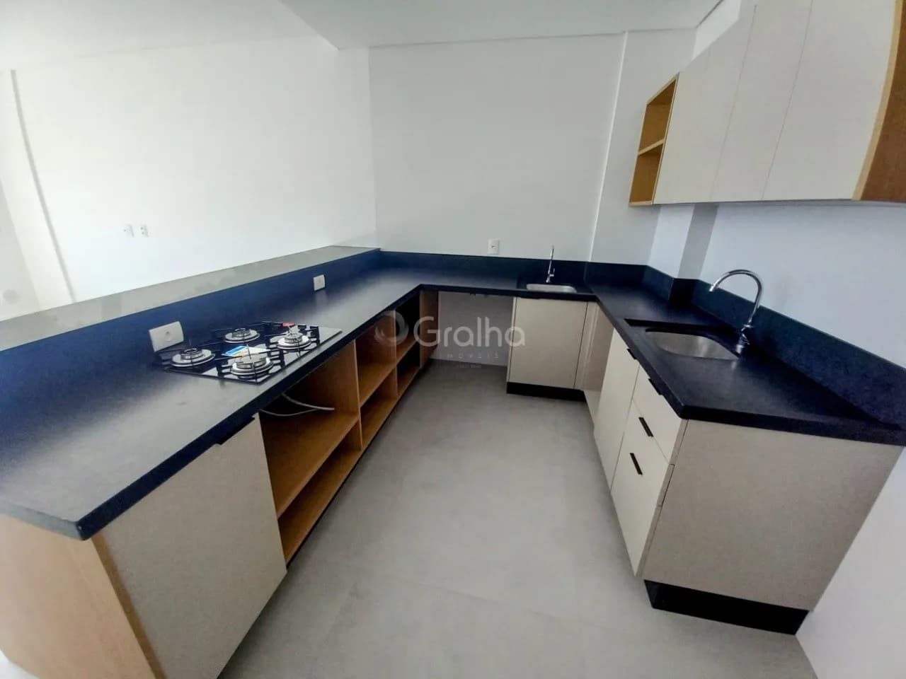 Apartamento para venda com 1 dormitório, em Saco Grande com 46 m² — foto 2