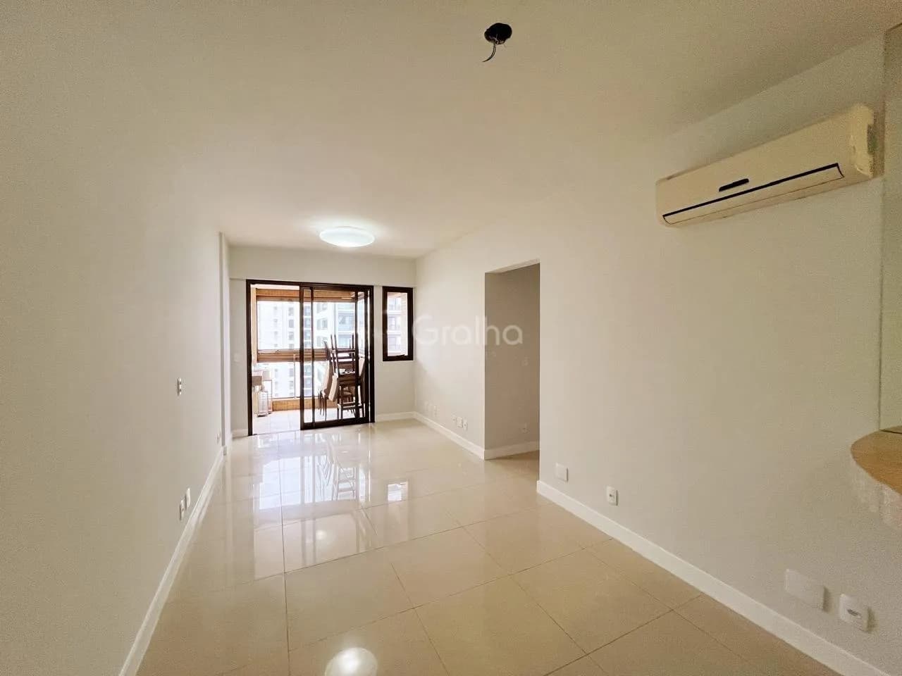 Apartamento para venda com 3 dormitórios em Centro com 77 m² — foto principal