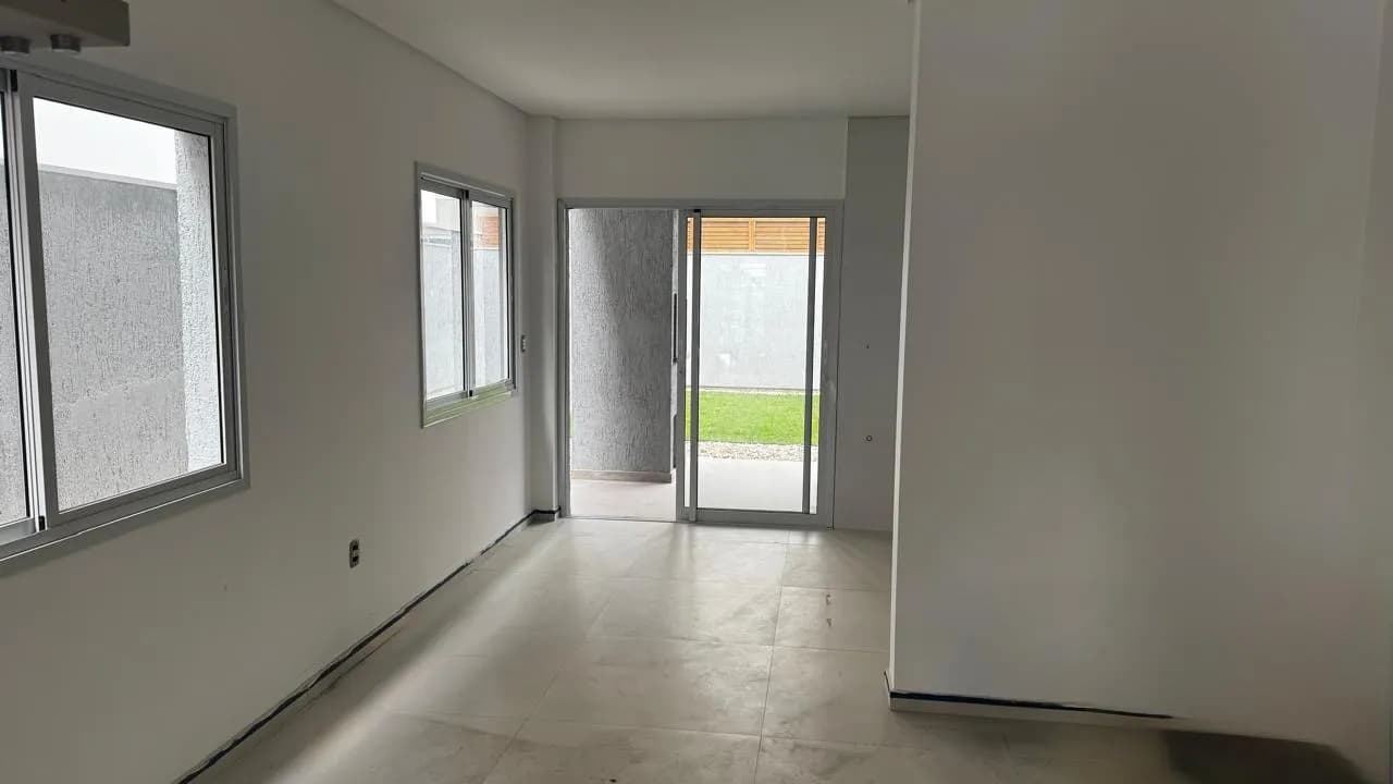 Casa para venda com 3 dormitórios em Campeche com 170 m² — foto 2