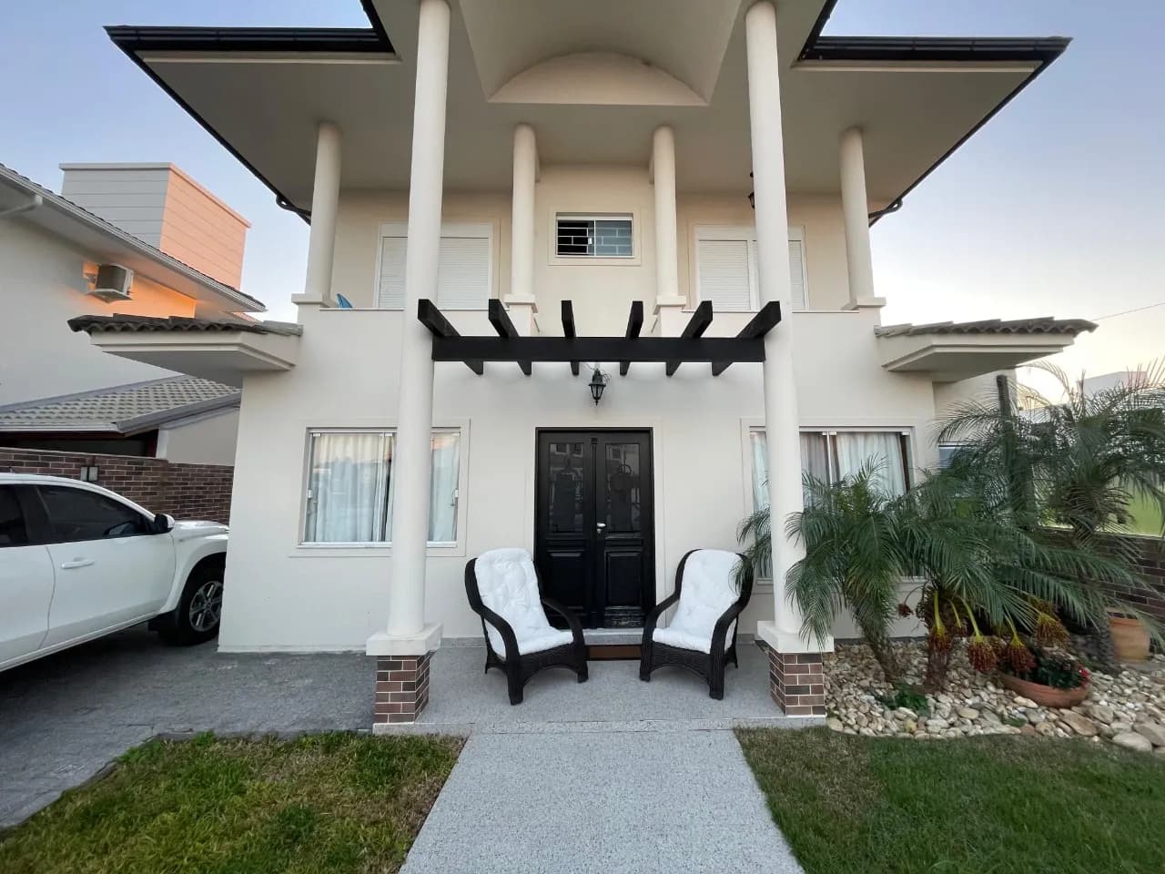 Casa para venda com 4 dormitórios em Campeche com 165 m² — foto principal