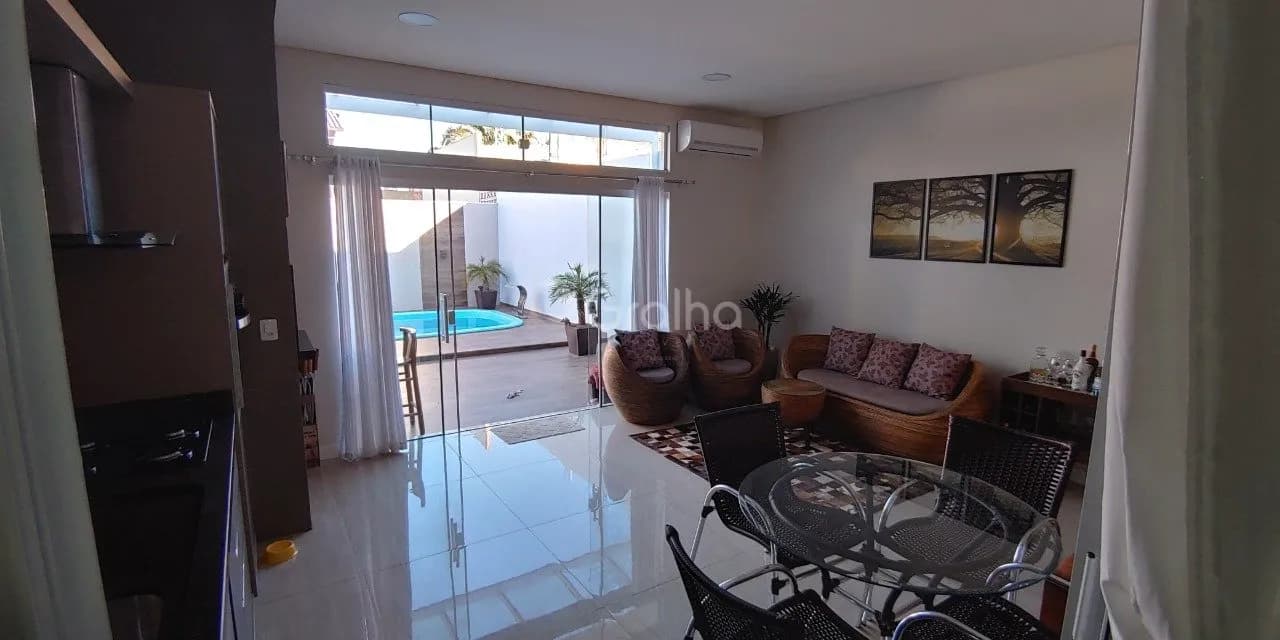 Casa para venda com 3 dormitórios em Carianos com 196 m² — foto 2