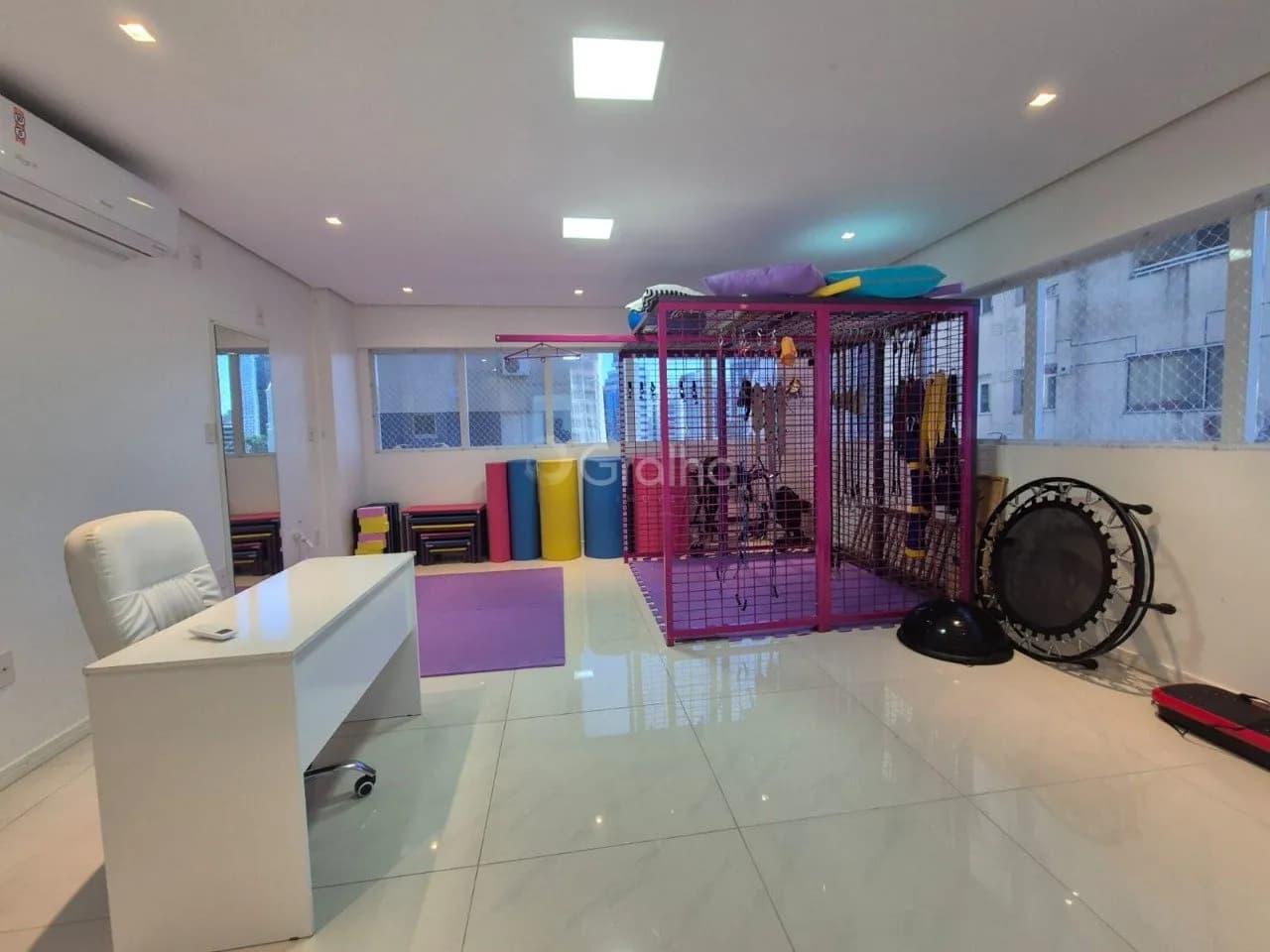 Sala comercial para venda em Centro com 77 m² — foto principal