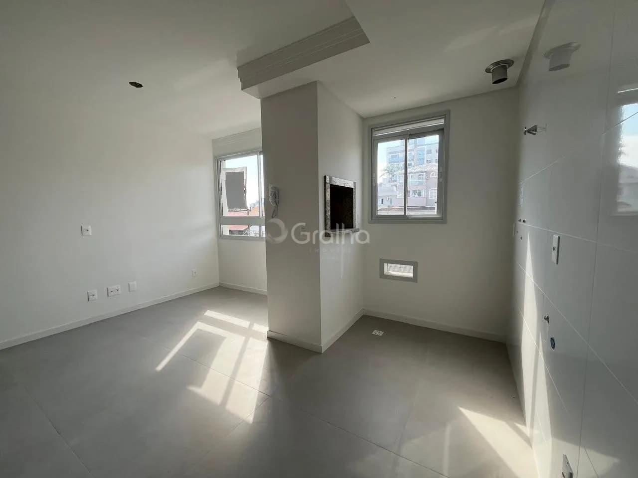 Apartamento para venda com 2 dormitórios em Coqueiros com 64 m² — foto 3