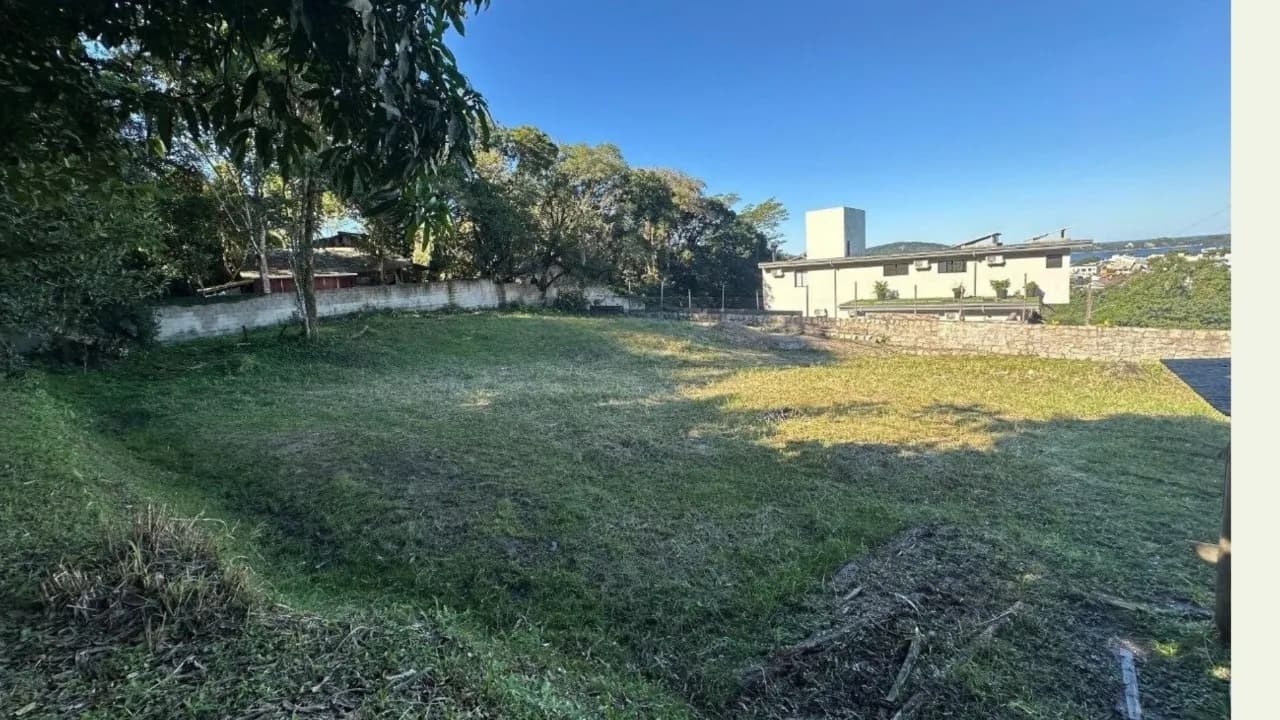 Terreno para venda em Lagoa Da Conceição com 1017 m² — foto principal