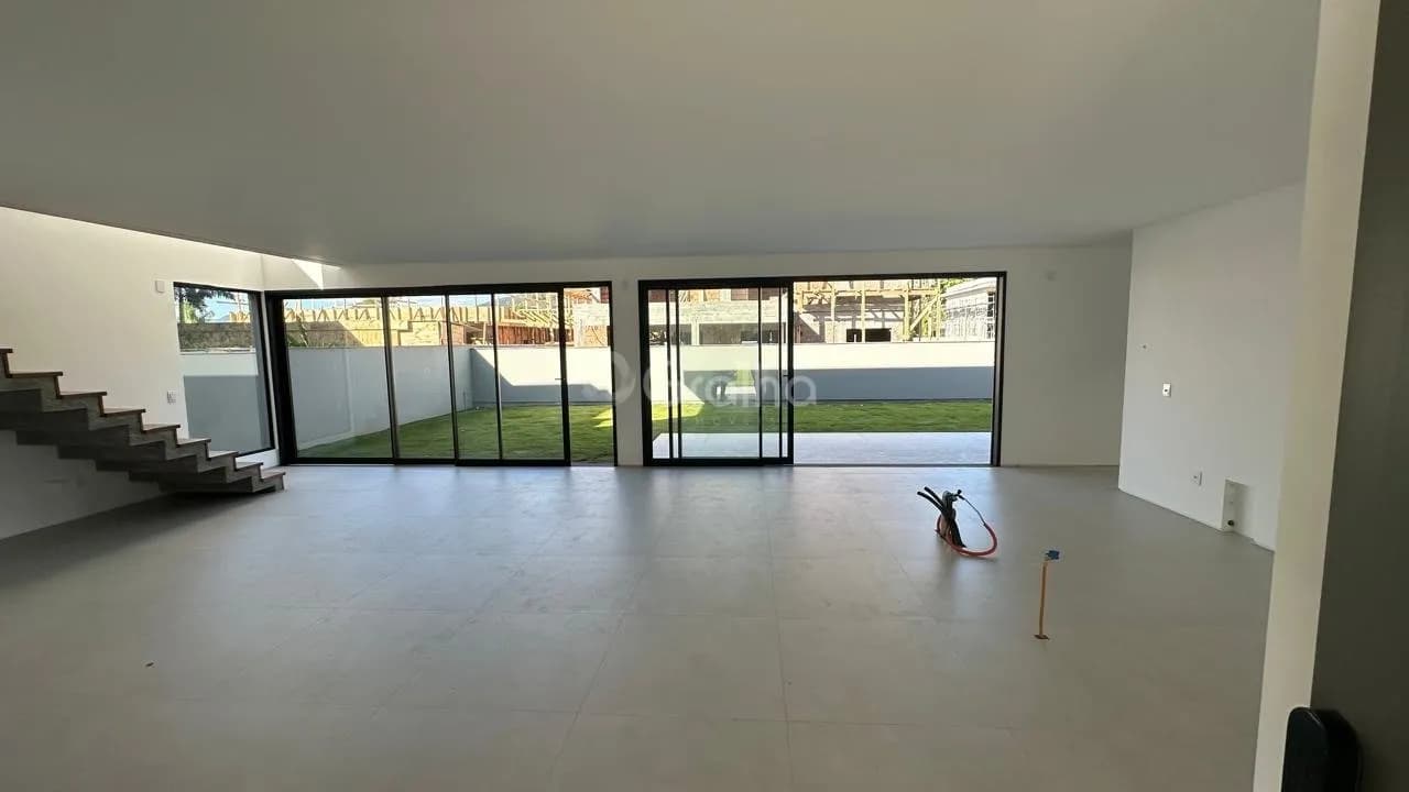 Casa para venda com 4 dormitórios em Ratones com 375 m² — foto 3