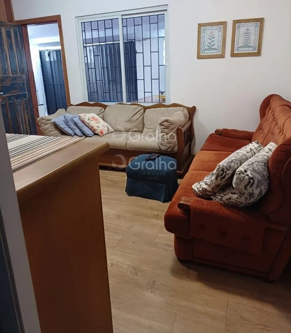 Casa para venda com 2 dormitórios em Agronômica com 145 m² — foto principal