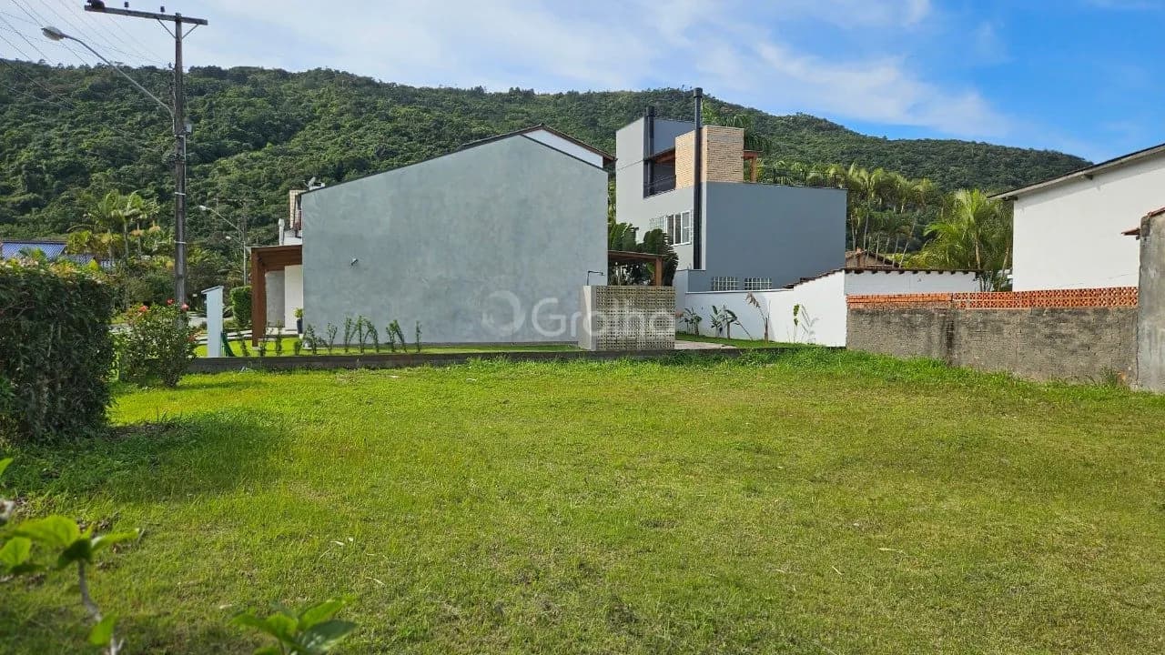 Terreno para venda em Cachoeira Do Bom Jesus com 400 m² — foto principal