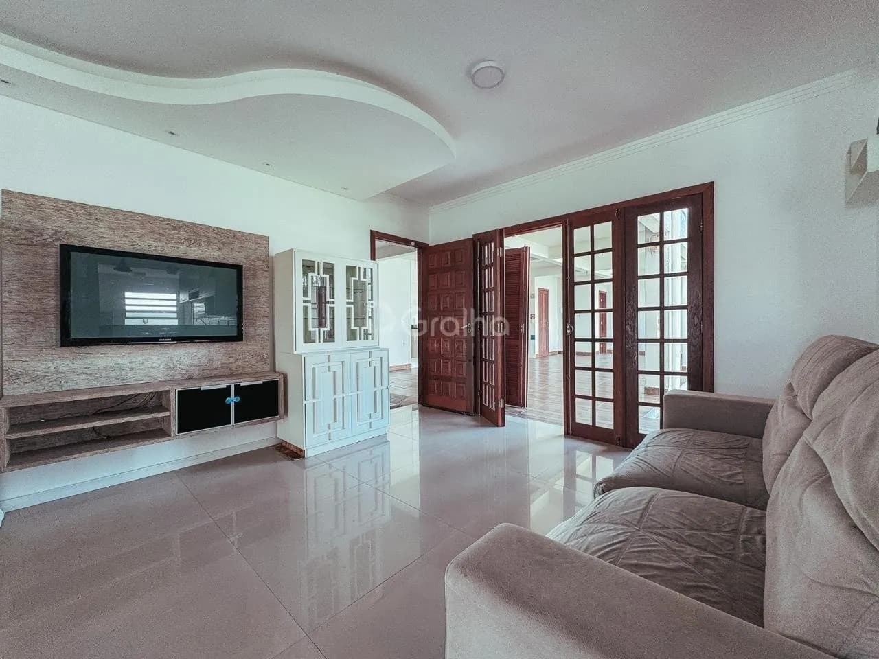 Casa para venda com 3 dormitórios em Campeche com 247 m² — foto 2