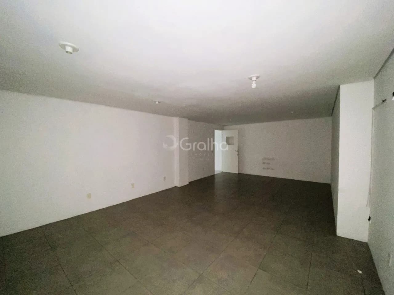 Loja para venda em Centro com 288 m² — foto principal