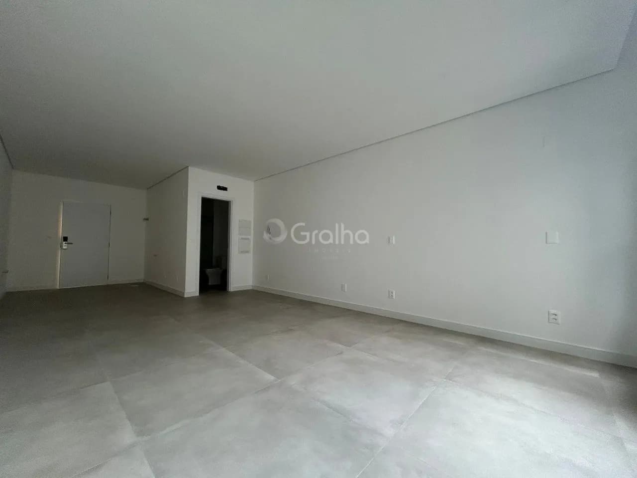 Apartamento para venda com 1 dormitório, em Saco Grande com 42 m² — foto 2