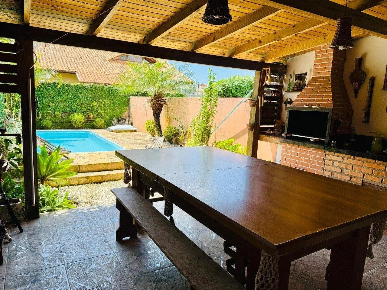 Casa para venda com 2 dormitórios em Campeche com 121 m² — foto principal