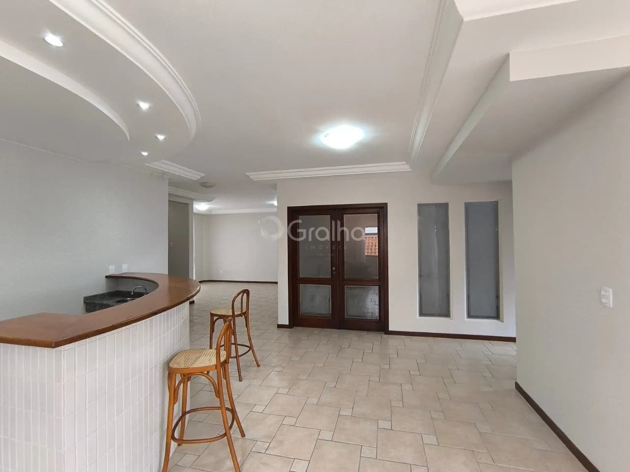 Casa para venda com 4 dormitórios em Itaguaçu com 457 m² — foto 2