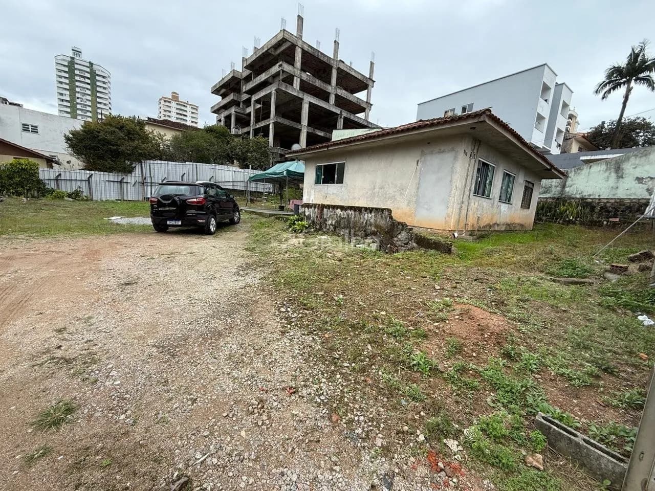 Terreno para venda em Barreiros com 622 m² — foto principal