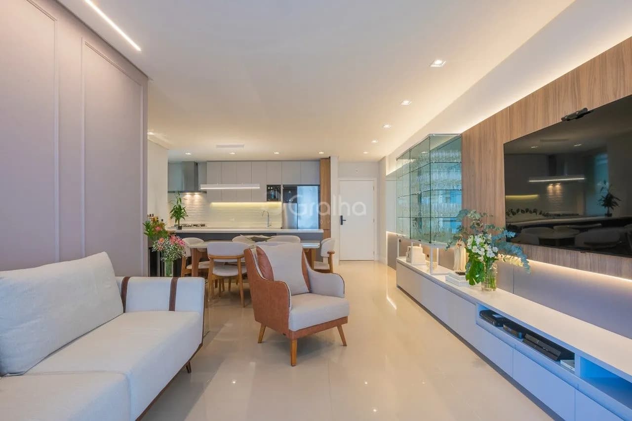 Apartamento para venda com 3 dormitórios em Agronômica com 111 m² — foto principal