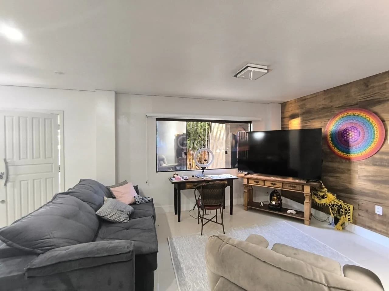 Casa para venda com 4 dormitórios em Cacupé com 230 m² — foto principal