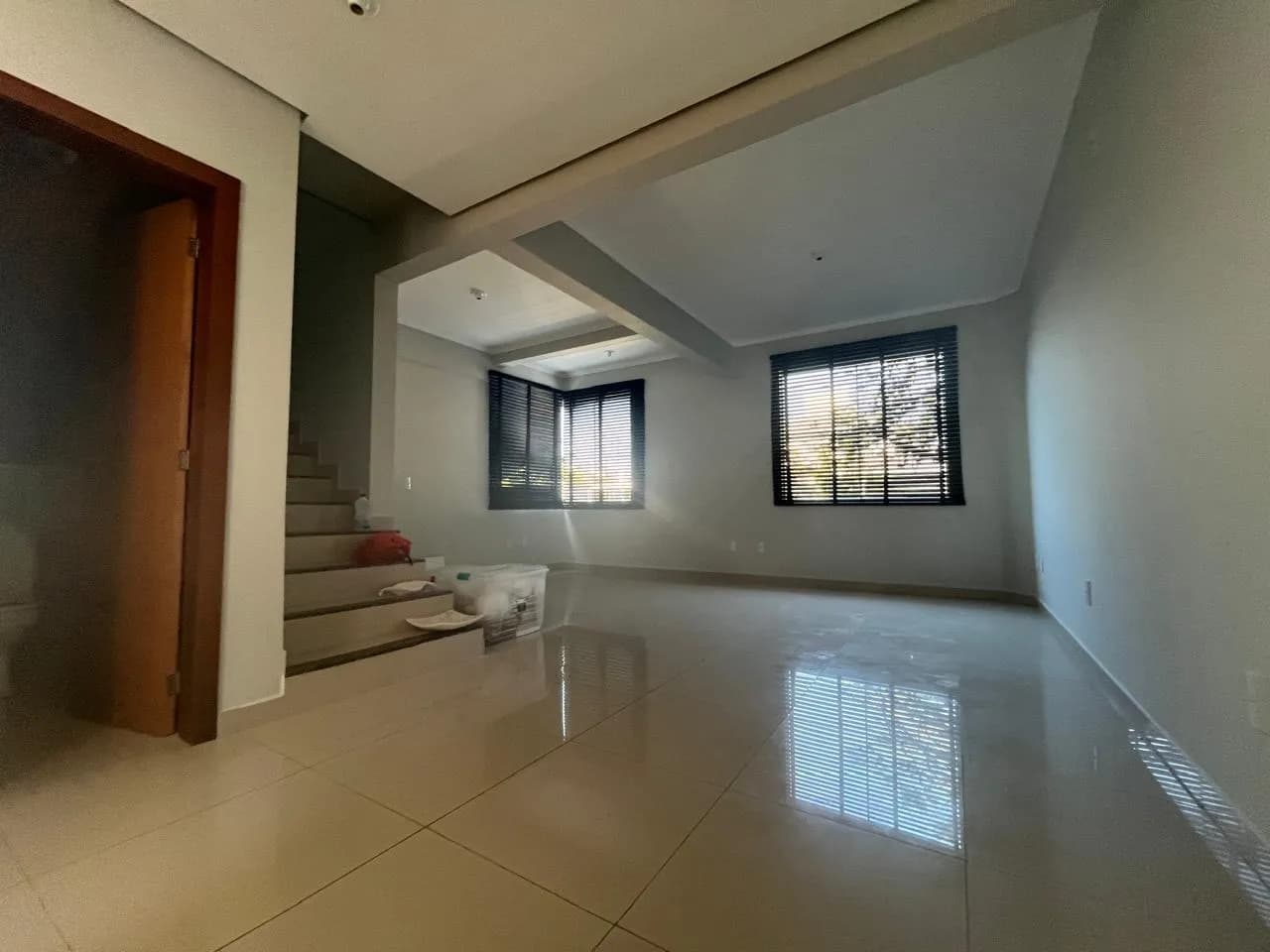 Casa para venda com 3 dormitórios em Campeche com 135 m² — foto principal