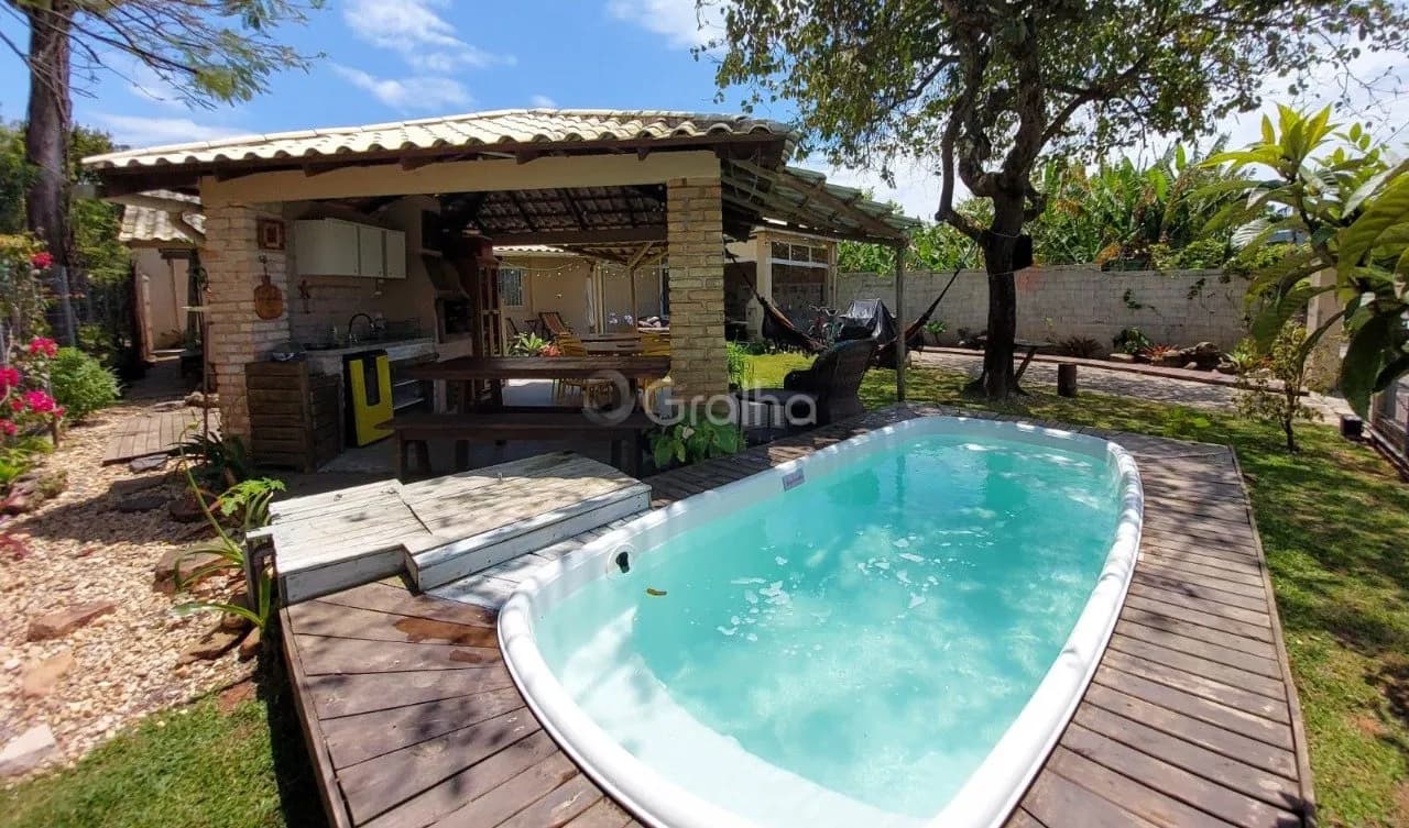 Casa para venda com 3 dormitórios em Daniela com 200 m²