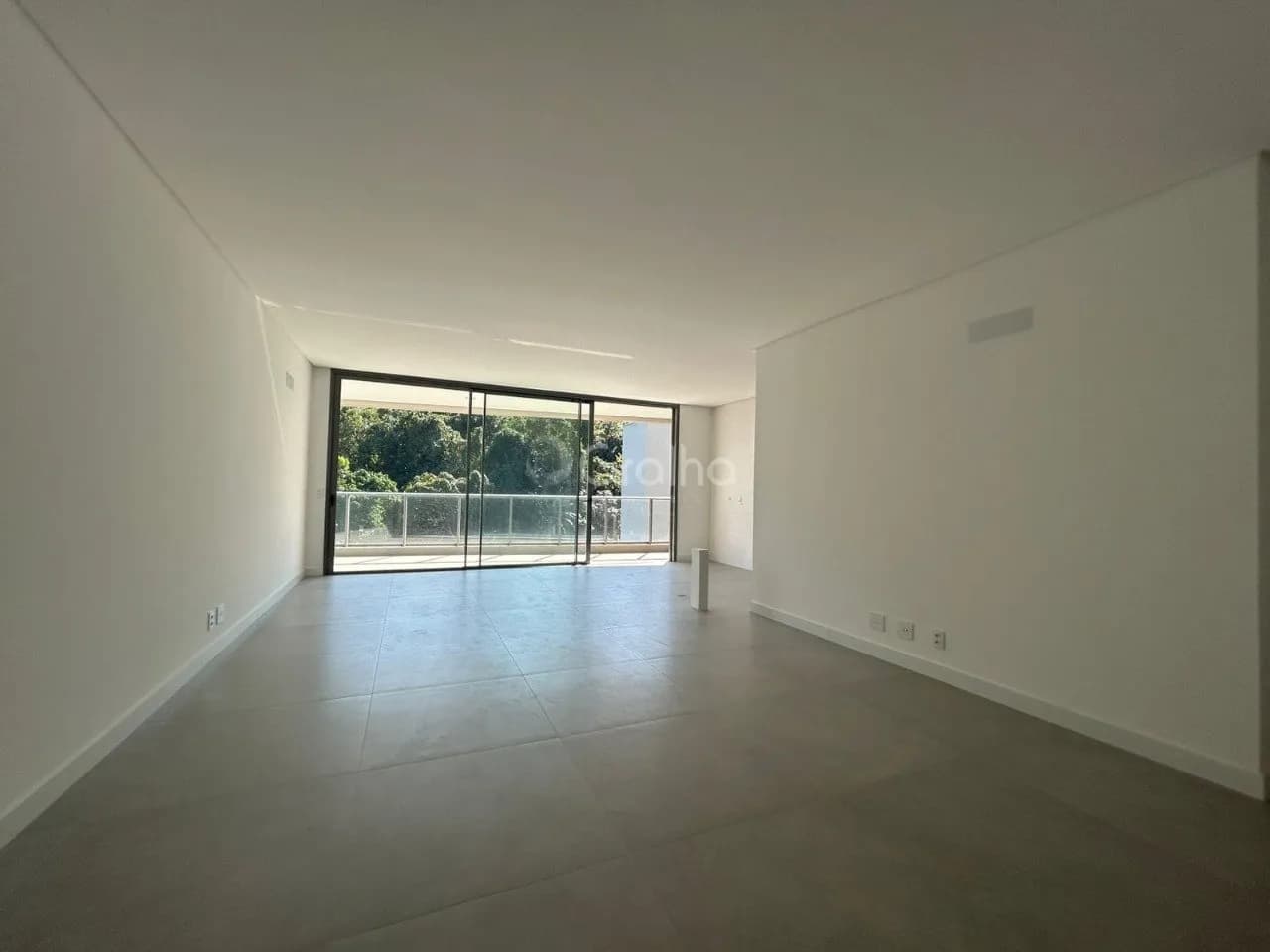 Apartamento para venda com 3 dormitórios em Cacupé com 165 m² — foto 2